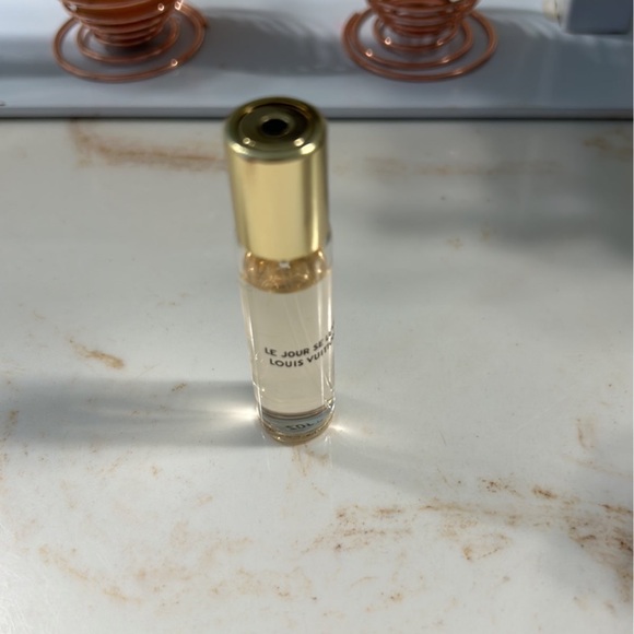 Louis Vuitton travel size perfume - Picture 3 of 3